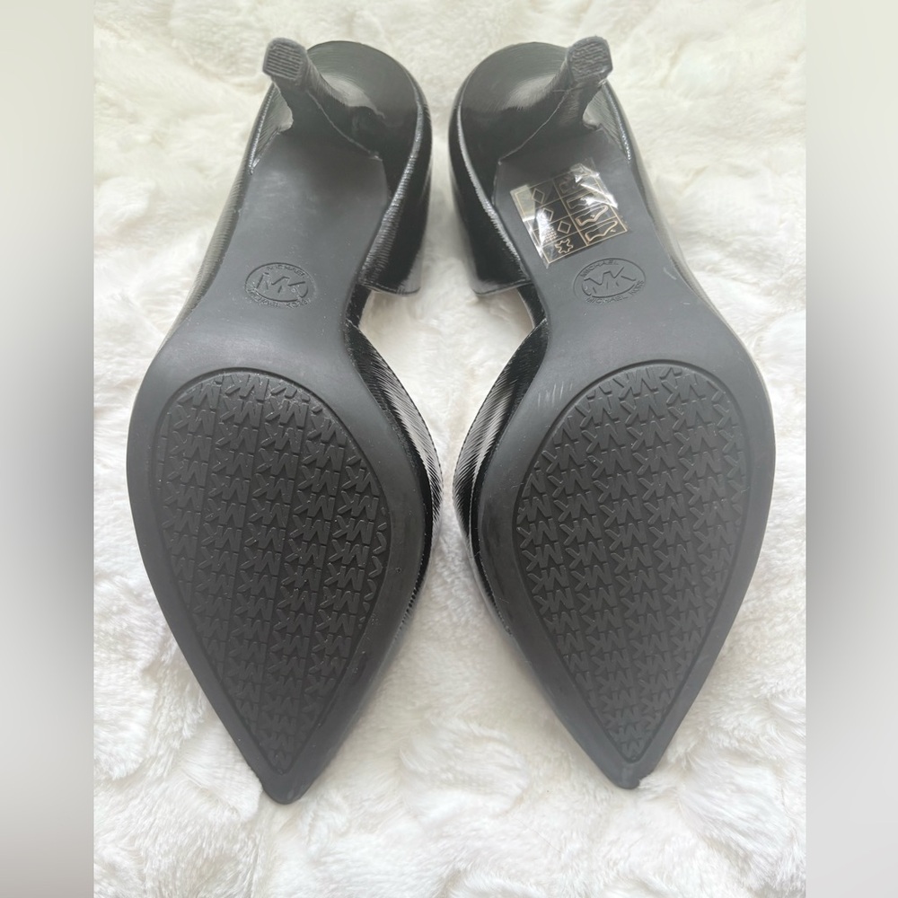 New Michael Kors Black Nathalie Flex
Crafted leather pumps sleek stiletto heel - Picture 3 of 13
